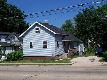 413 N Memorial Dr, Racine, WI 53404 photo 1