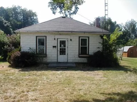 103 N Elm St, Cedar Point, IL 61316 photo 1