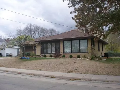 1414 West St, Peru, IL 61354 photo 1