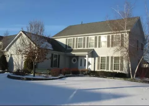 2000 Cloverdale Ln, Algonquin, IL 60102 photo 1