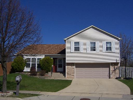 621 Yardley Ln, Hoffman Estates, IL 60169 photo 1