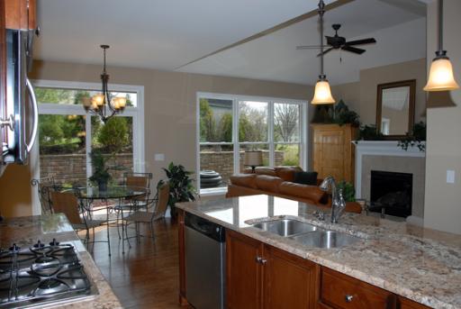 2037 Mackenzie Pl, Wheaton, IL 60187 photo 4