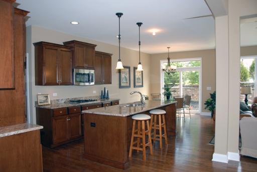 2037 Mackenzie Pl, Wheaton, IL 60187 photo 3
