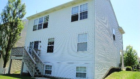 680 W Huron Hills Trl, Round Lake, IL 60073 photo 2
