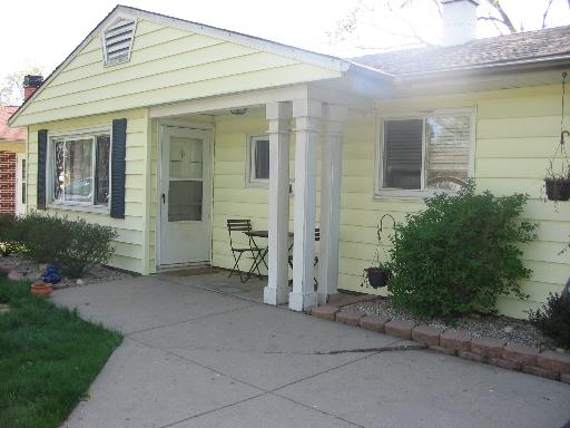 188 W Wayne Pl, Wheeling, IL 60090 photo 2
