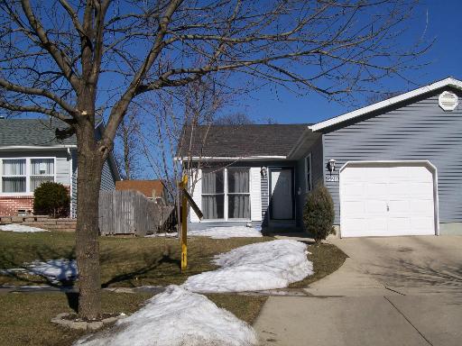 520 Columbia Ave, Elgin, IL 60120 photo 2