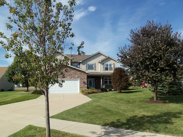 1877 Eagle Dr, Morris, IL 60450 photo 1