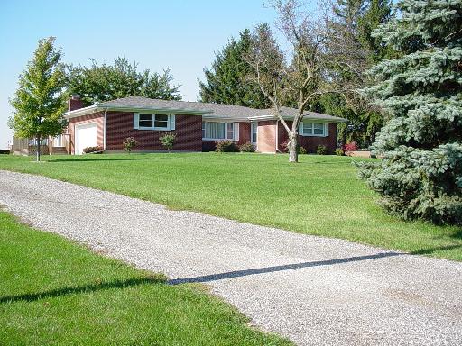 405 Menge Rd, Marengo, IL 60152 photo 2