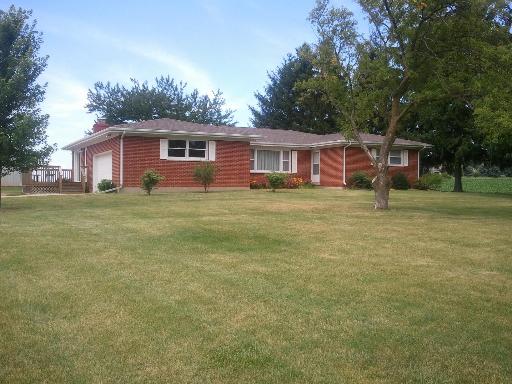 405 Menge Rd, Marengo, IL 60152 photo 1