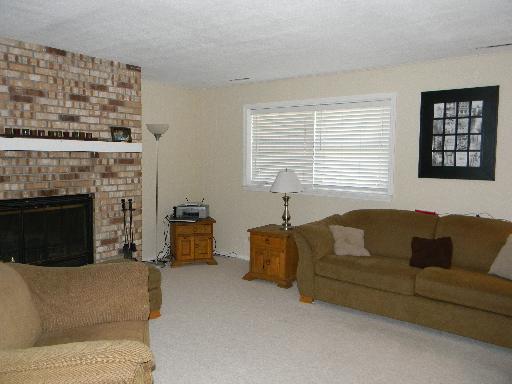 203 Windridge, Mchenry, IL 60050 photo 9