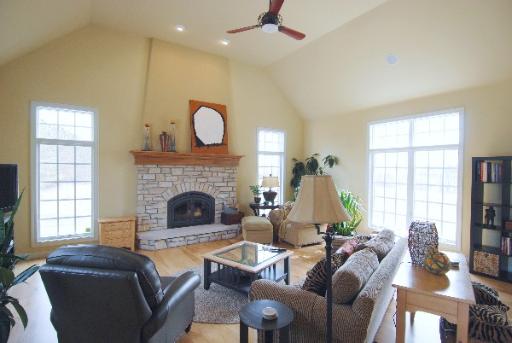 14049 Telegraph Rd, Pecatonica, IL 61063 photo 4