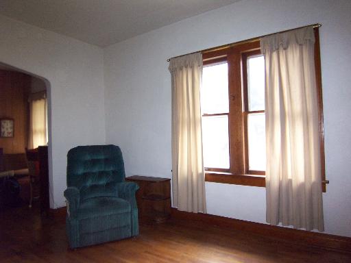105 E 2nd St, Lockport, IL 60441 photo 8
