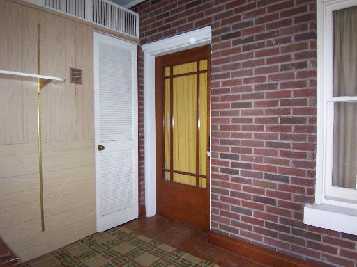 105 E 2nd St, Lockport, IL 60441 photo 5