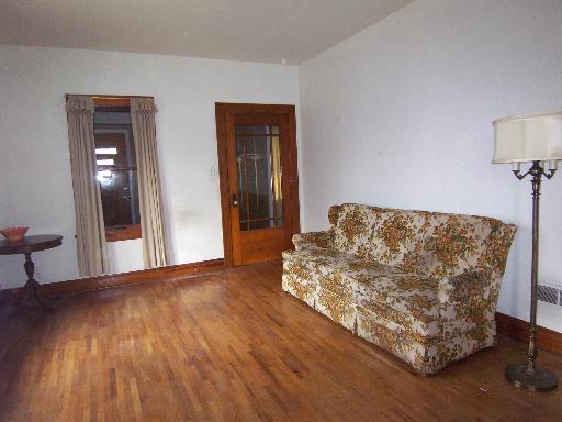 105 E 2nd St, Lockport, IL 60441 photo 9