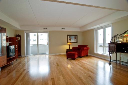 435 William St #204, River Forest, IL 60305 photo 2