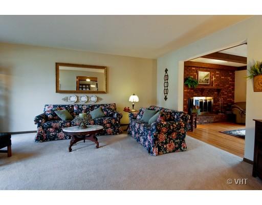 2003 Heather Rd, Geneva, IL 60134 photo 2