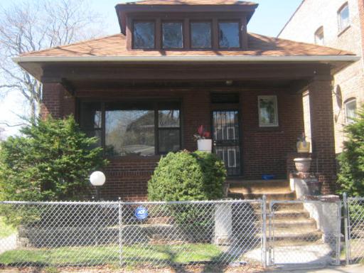 7606 S Champlain Ave, Chicago, IL 60619 photo 1