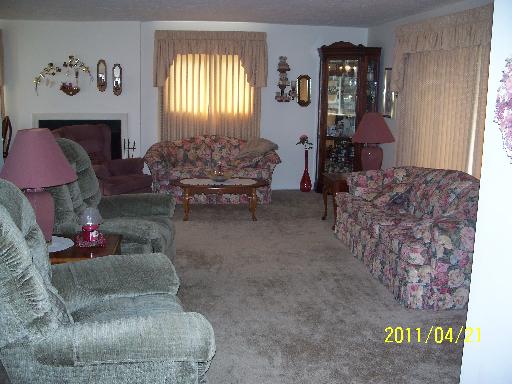 126 E Union St, Seneca, IL 61360 photo 9