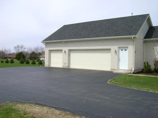 23111 Norma Ln, Harvard, IL 60033 photo 2
