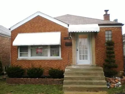 3712 W 70th St, Chicago, IL 60629 photo 1