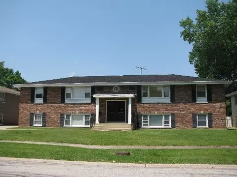 614 E 3rd St, Lockport, IL 60441 photo 1