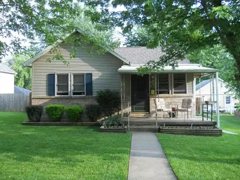 323 E Devlin St, Spring Valley, IL 61362 photo 1