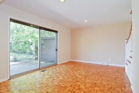 425 Dewey Ave, Evanston, IL 60202 photo 6