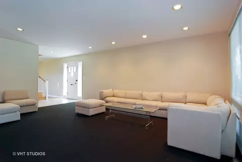 425 Dewey Ave, Evanston, IL 60202 photo 2