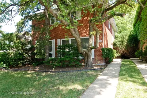 425 Dewey Ave, Evanston, IL 60202 photo 1