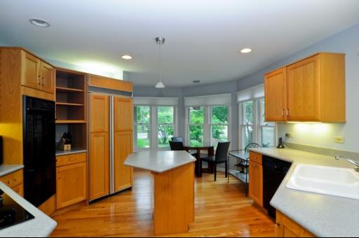 2518 Windrush Ln, Northbrook, IL 60062 photo 4