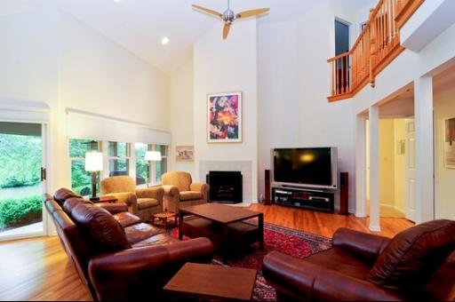 2518 Windrush Ln, Northbrook, IL 60062 photo 2