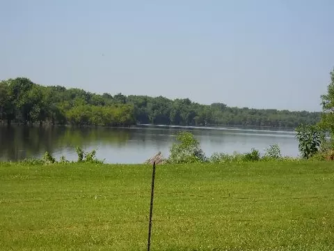 122 E 2nd St, Depue, IL 61322 photo 3