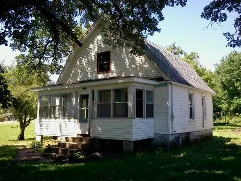 204 East St, Dover, IL 61323 photo 1
