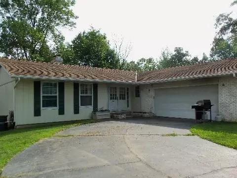 302 Briar Ln, Morris, IL 60450 photo 2