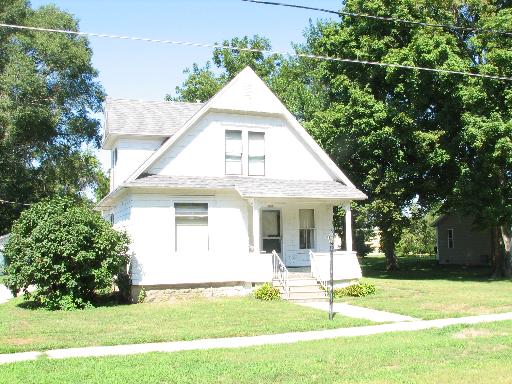 205 N Pine St, Gardner, IL 60424 photo 1