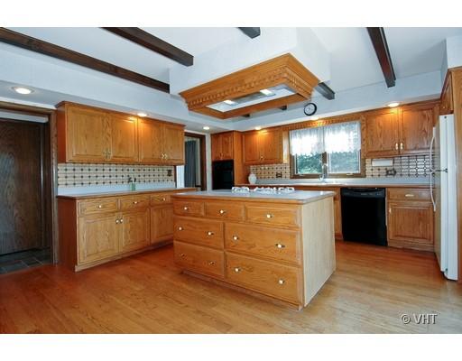 149 E County Line Rd, Barrington, IL 60010 photo 3