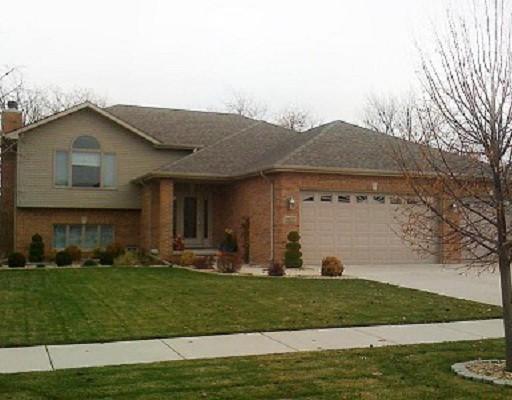 1332 Eagle Bluff Dr, Bourbonnais, IL 60914 photo 1