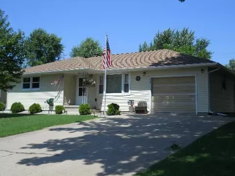 304 W 4th St, Spring Valley, IL 61362 photo 1