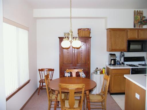 1513 Spaulding Rd, Bartlett, IL 60103 photo 3