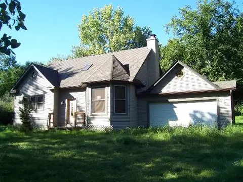 8 Birch Dr, Putnam, IL 61560 photo 1