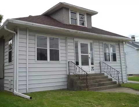 1720 Tenth St, Peru, IL 61354 photo 1