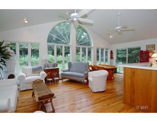 72 Sherwood Rd, Elgin, IL 60120 photo 2