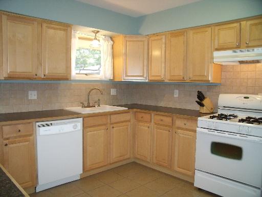 511 E Roosevelt St, Dekalb, IL 60115 photo 2