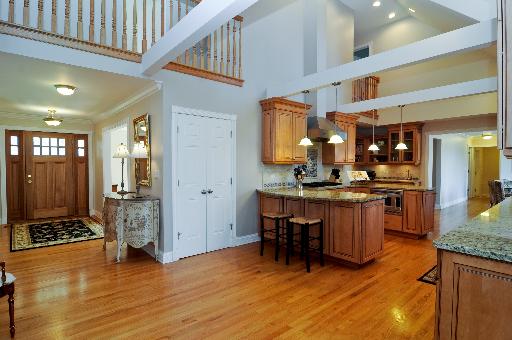 910 W Castlegate Rd, Lake Forest, IL 60045 photo 4