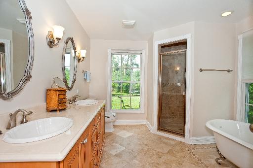910 W Castlegate Rd, Lake Forest, IL 60045 photo 8