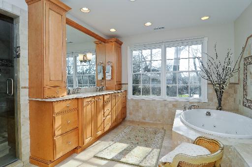 910 W Castlegate Rd, Lake Forest, IL 60045 photo 11