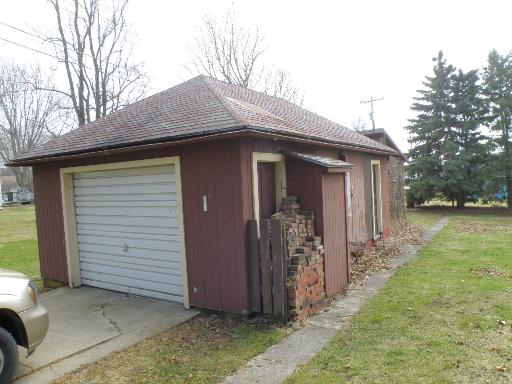 109 1st St, Chadwick, IL 61014 photo 8