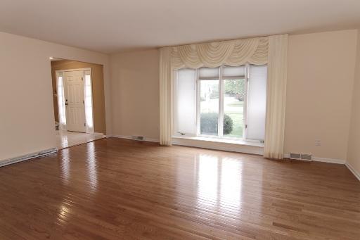 1404 Brookside Dr, Munster, IN 46321 photo 4