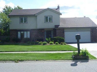 1404 Brookside Dr, Munster, IN 46321 photo 1
