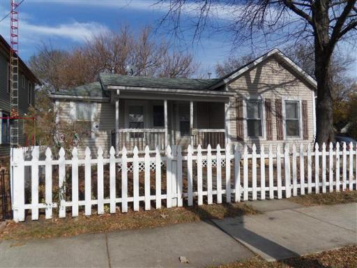 415 Cedar St, Aurora, IL 60506 photo 1